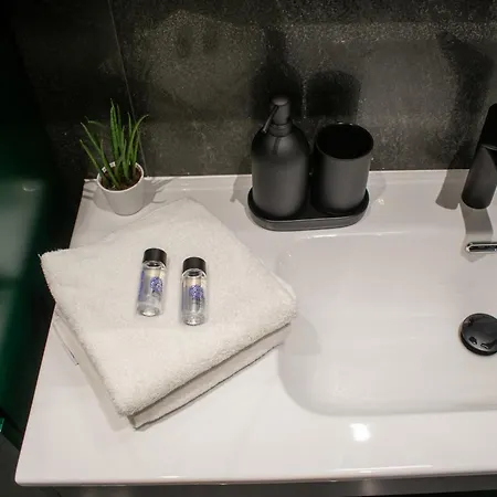 Heaven On The 7th Saloniki